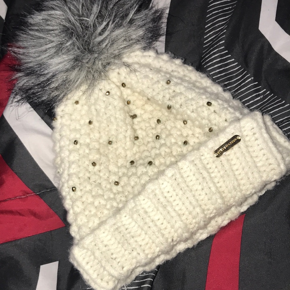 Steven madden puff beanie